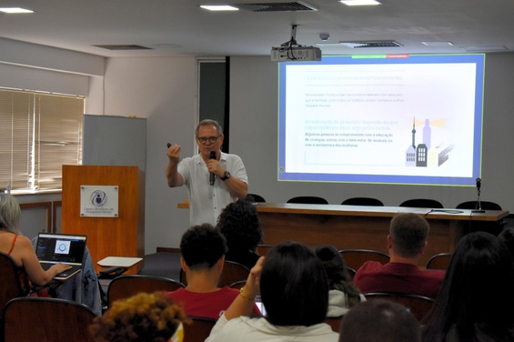 Professor Paulo Afonso Granjeiro - Crédito: NCS/CBPF