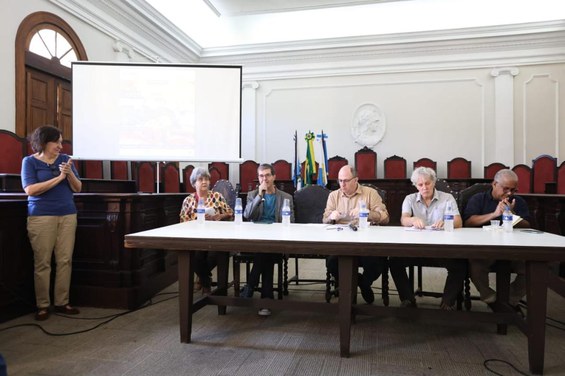 Sinnecker em momento de fala durante a reunião - Crédito: Alessandro Costa/ADUFRJ