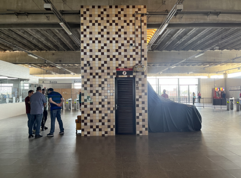 Localização: em frente a porta de manutenção