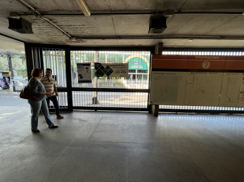 Localização: via 1 - área livre, próximo a entrada (2m X 1,20m)