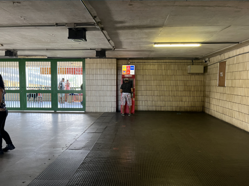 Localização: ao lado do caixa eletrônico