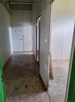 Localização: parte interna da sala 1