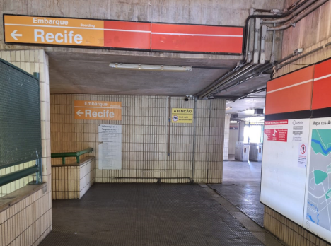 Localização: em frente ao caixa eletrônico (1,60m x 2,60m)