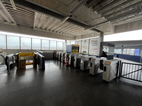 Localização: ao lado do novo bloqueio (2,90m x 4m)