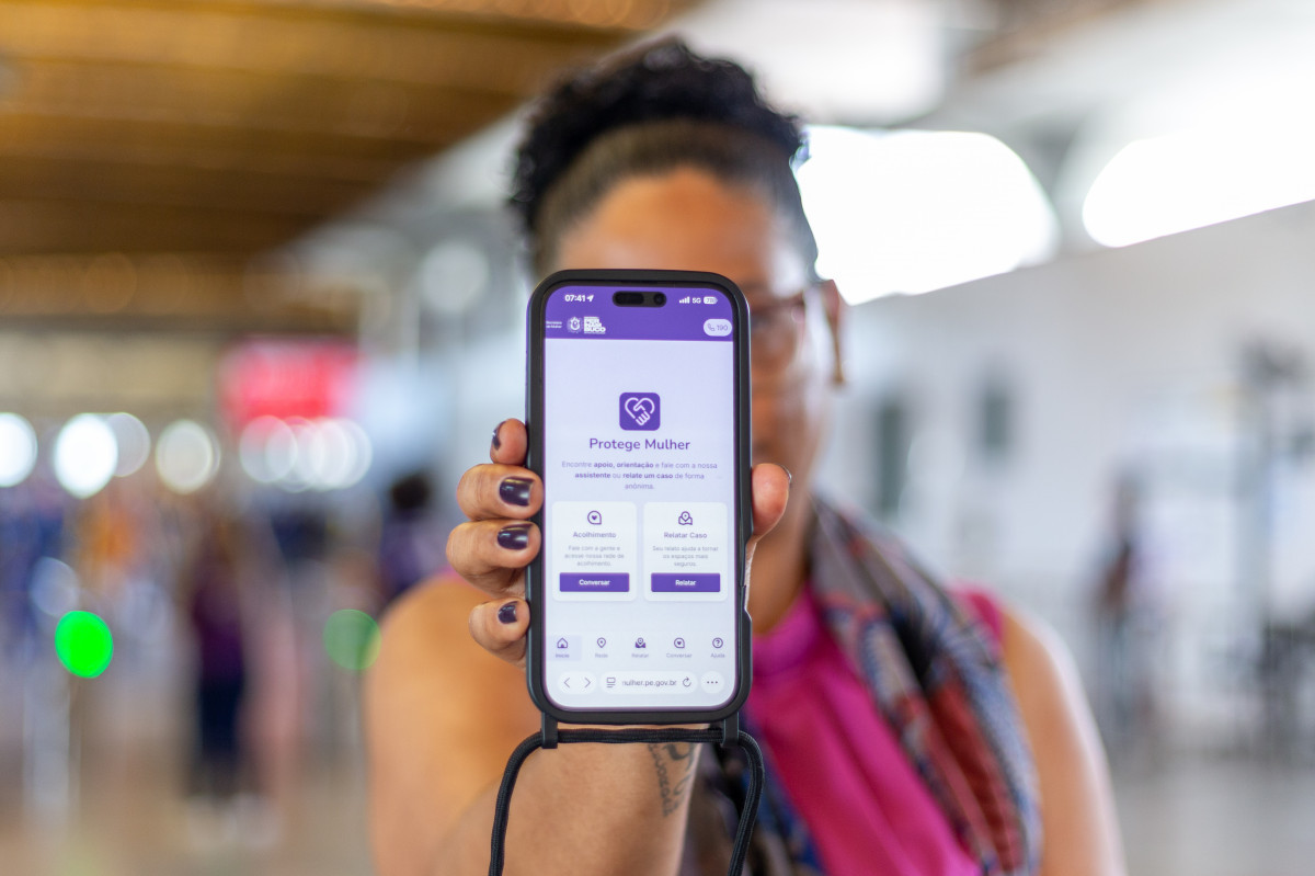 Metrô do Recife divulga plataforma Protege Mulher contra assédio e violência