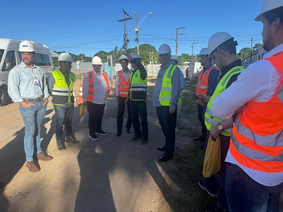Conselho reunido em visita a obras, em Alagoas.