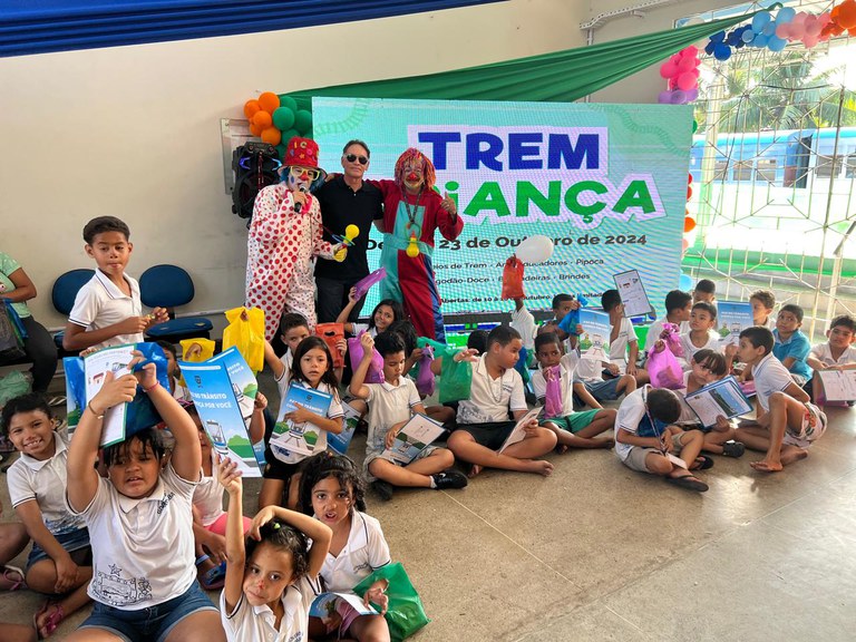 Escolas participam do projeto Trem da Criança, em João Pessoa.
