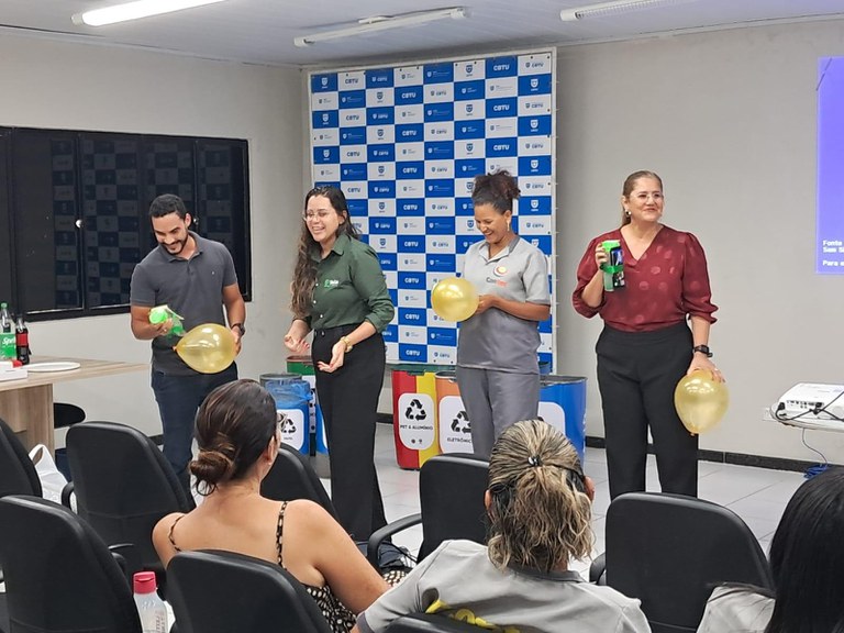 Treinamento para os funcionários sobre o tema.