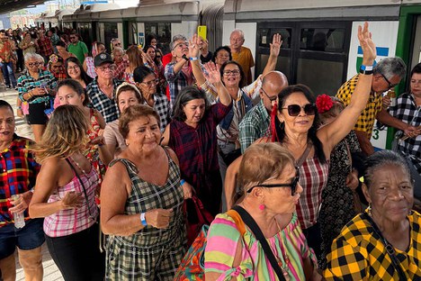 Passageiros na 2ª edição do Forró no VLT, em 2024.