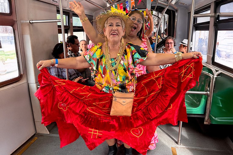 assageiros na 2ª edição do Forró no VLT, em 2024.