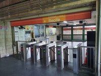 CBTU Recife realiza instalação de 100 novos bloqueios em estações, modernizando o sistema de controle