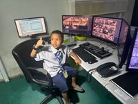 Criança com autismo realiza um sonho: ao visita o Metrô do Recife