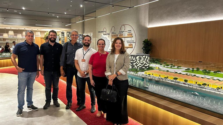 Superintendente Marcela Campos e membros da equipe técnica da CBTU Recife.