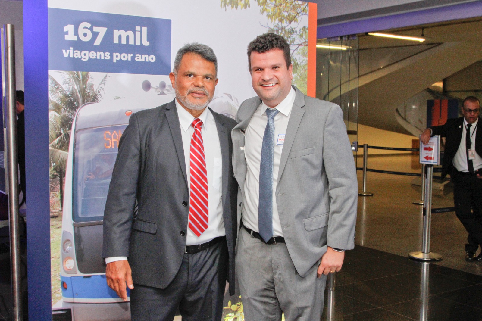 diretor-presidente José Marques e superintendente de Maceió da CBTU na exposição fotográfica 