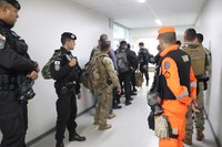 Policiais e bombeiros participam de treinamento de proteção radiológica no CDTN