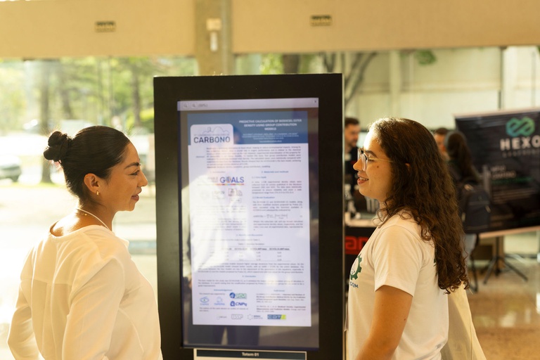 Apresentação de trabalho em evento sediado pelo CDTN (Foto: Samuel Mendes)