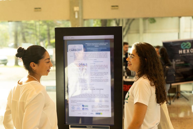 Apresentação de trabalho em evento sediado pelo CDTN (Foto: Samuel Mendes)