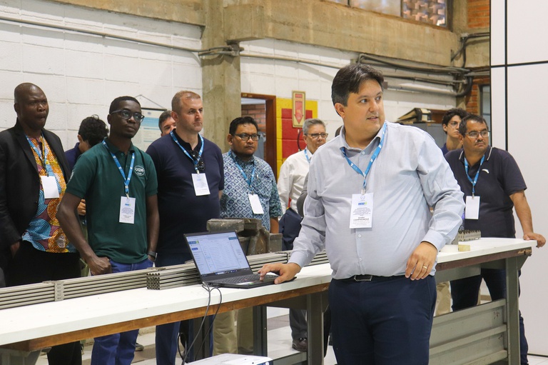 Workshop participants during the technical visit to CDTN (Photo: Alice Queiróz/CDTN)