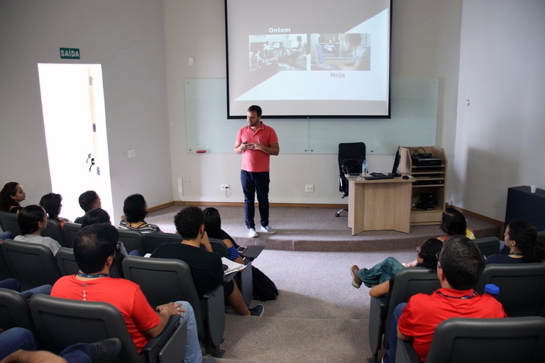Aula do Programa de Pós-Graduação do CDTN