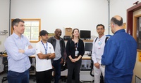 Professor da Universidade de Cornell conhece as instalações do CDTN em visita a Belo Horizonte