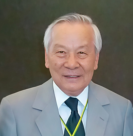 Prof. Emérito Kazuo Fujikawa - 832x851.png
