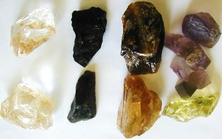 Gemas de Quartzo após processo de irradiação e tratado termicamente