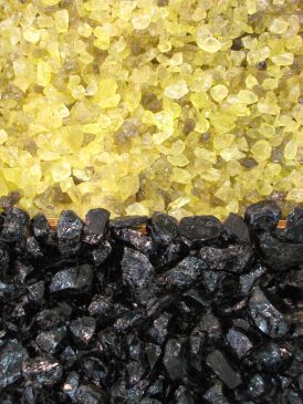 Quartzo irradiado abaixo e tratado termicamente acima