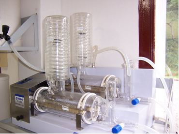 Bidestilador de água alimentado com água destilada