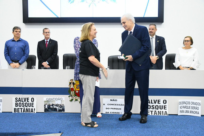 Foto Homenagem da Câmara de SJC para cientista Carlos Nobre.jpg