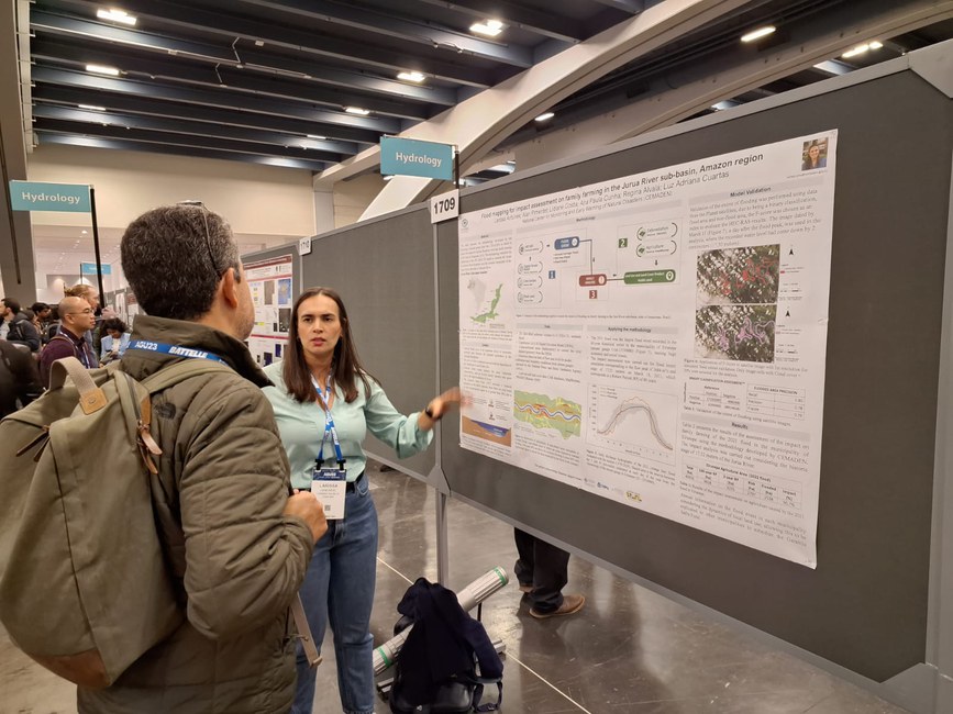 Pesquisadora do Cemaden, Larissa Antunes Pimentel, apresenta trabalho científico na reunião da AGU (EUA).