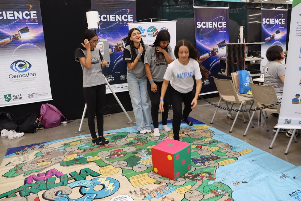 Estudantes conhecem desastres socioambientais e riscos regionais no jogo educativo Trilha dos Riscos(Foto Cemaden Educação).