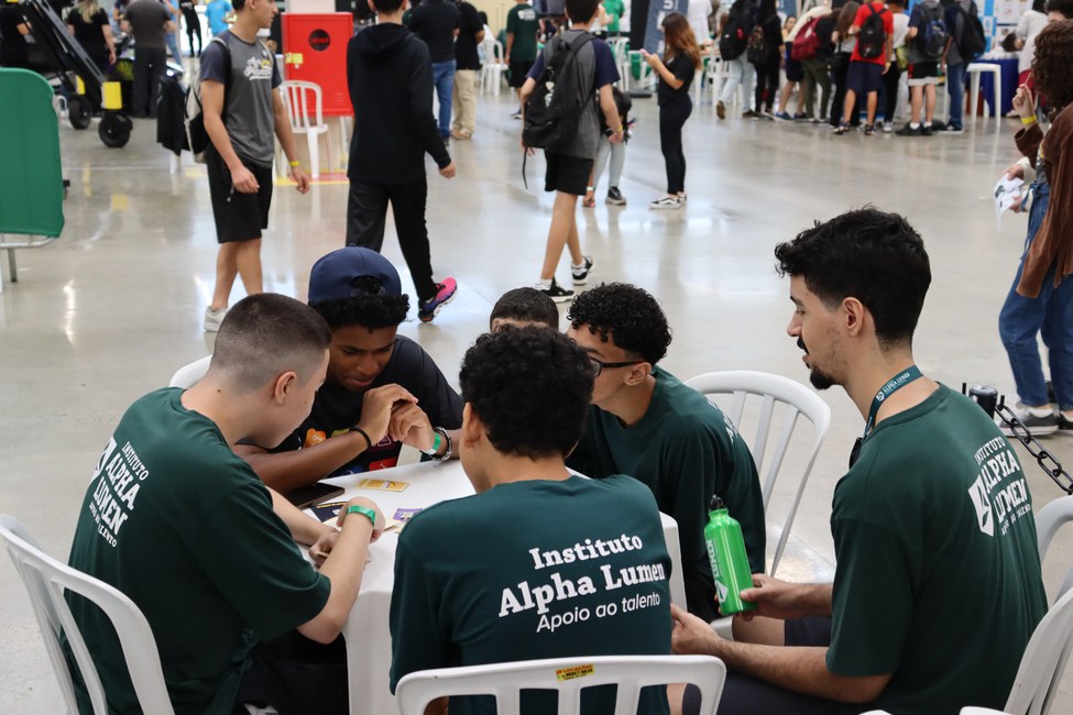 Estudantes monitores do Alpha Lumen conhecem os jogos didáticos do Cemaden Educação (Foto:Cemaden Educação)