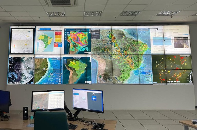 Sala de Situação do Cemaden  atual telão.jpeg