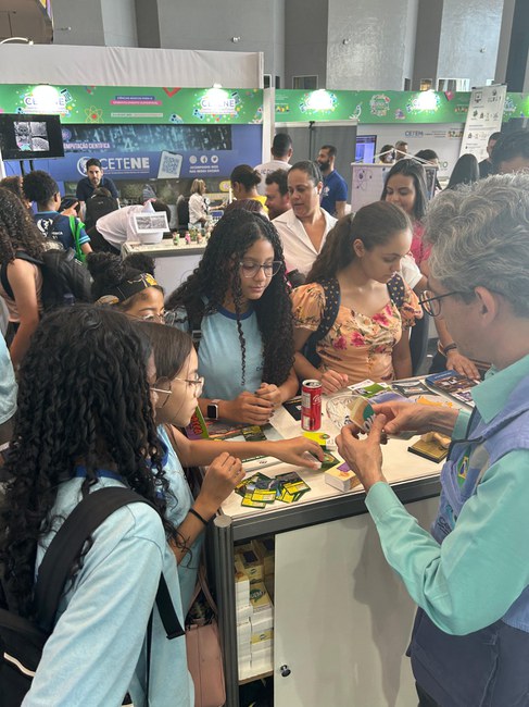 Foto estande do Cemaden na SNCT em Brasília