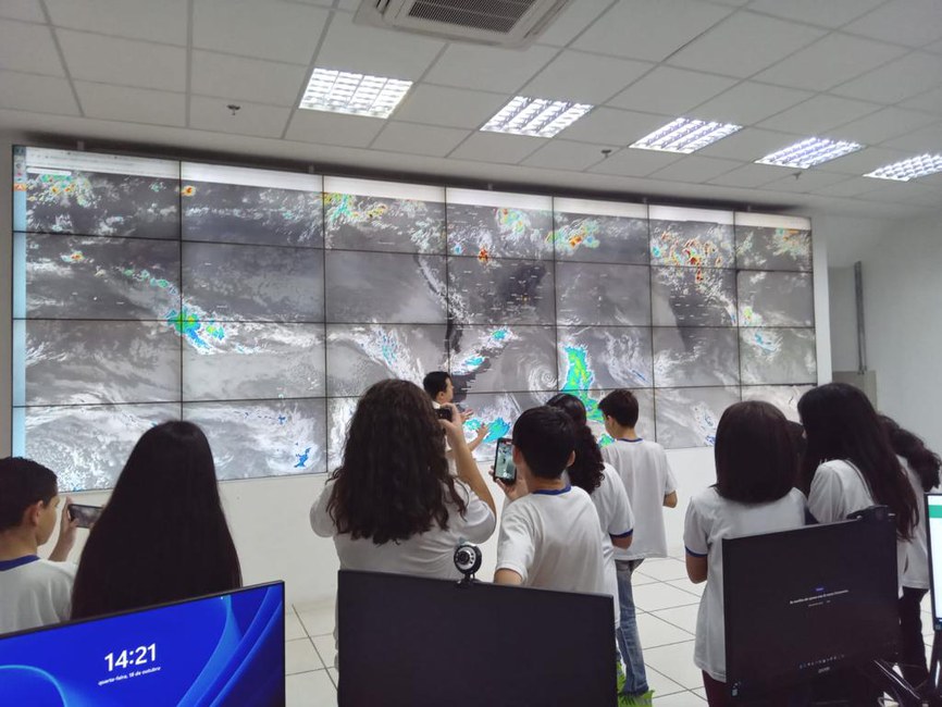 Atividades da SNCT 2023 na Sala de Situação do Cemaden