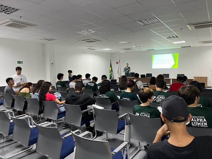 Palestra sobre pesquisa e monitoramento da seca no Brasil, pelo pesquisador do Cemaden, Marcelo Zeri, no Auditório do Cemaden, durante o Science Days.