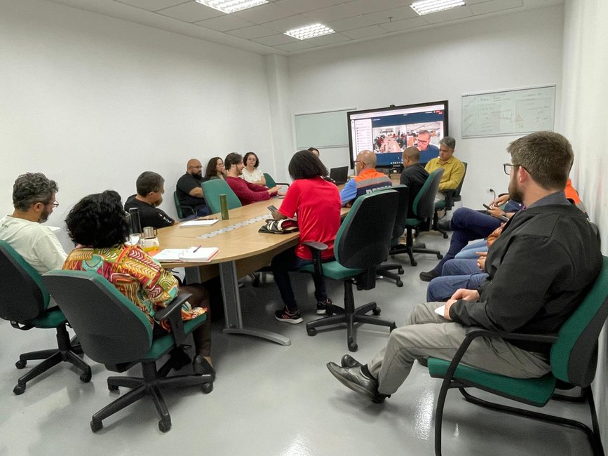 Pesquisadores do Cemaden e pós-graduandos em Desastres da Unesp/Cemaden debatem sobre gestão de risco de desastres com representantes de secretarias municipal e estadual.