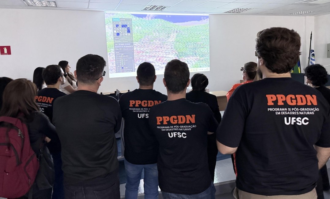 Foto 1 PIRD -Visualização em modelos 3D, permitindo interações imersivas de cicatrizes de deslizamentos.