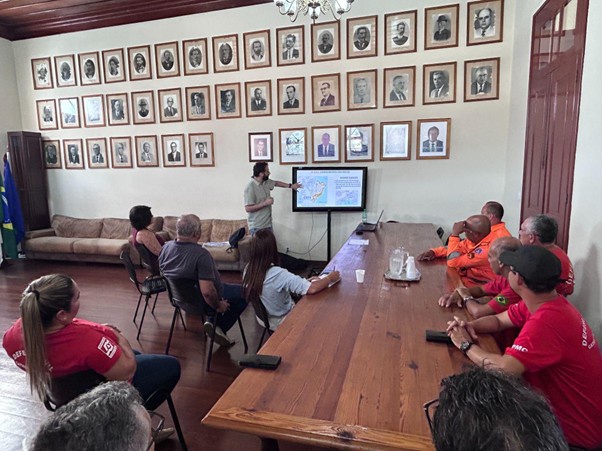 Foto Pesquisador do Cemaden apresenta resultados preliminares do Projeto COPE aos gestores e defesa civil de Cataguases (MG).jpg
