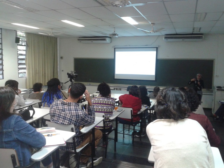 Foto-Mesa-Redonda-USP-Cemaden-Educação-21-maio-2018-crédito-Patrícia-Matsuo.jpg