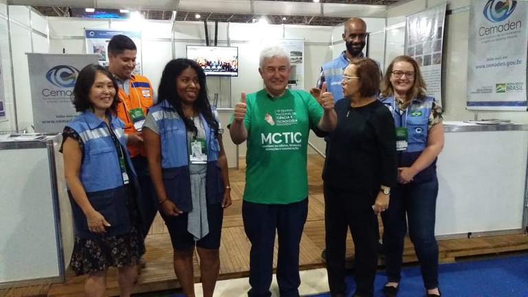 SNCT-2019-Visita-ministro-estande-2.jpg