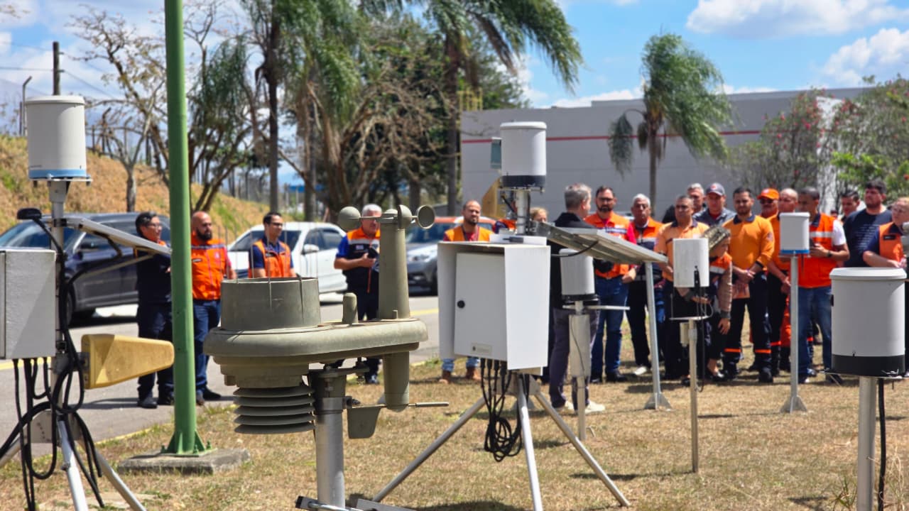 Foto Visita dos cursistas de proteção e defesa civil ao Cemaden 17.09.2025.jpeg