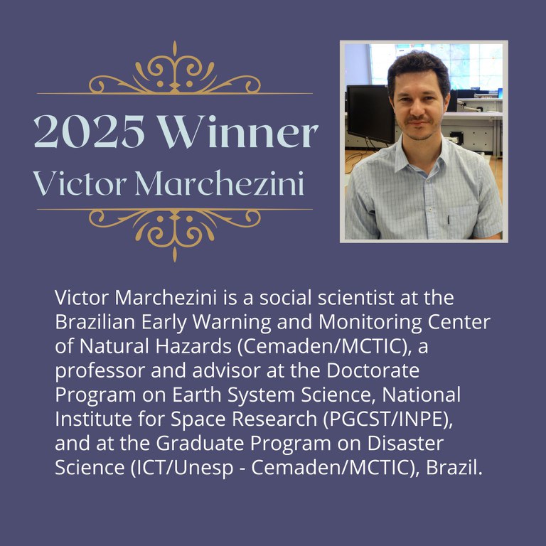 Foto Premiação Victor Marchezini.jpg