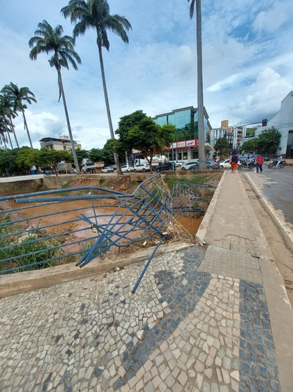 plataforma de coleta de dados (PCD) hidrológica 