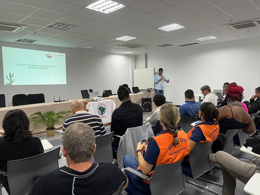 Seminário Sudeste-PAB-Profº Marcos Teixeira (EFES) apresenta dados socioeconômicos da Região Sudeste