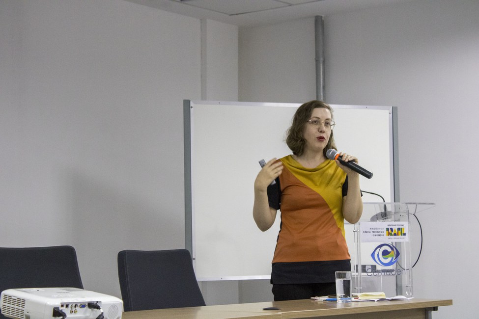 Evento Educomunicação - participação da professora de Educomunicação da ECA-USP, Thaís Brianezi (foto Cemaden Educação)