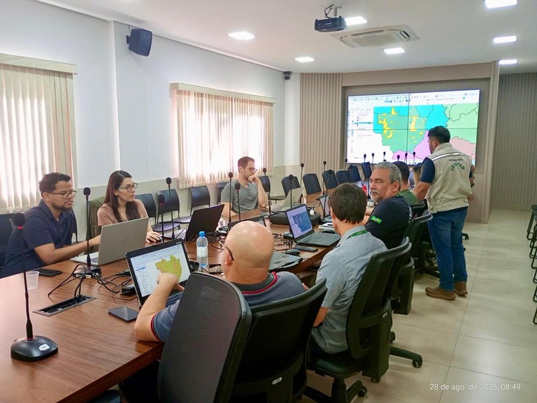 Censipam capacita servidores da SEMA e da ABIN em geoprocessamento com QGIS em Cuiabá