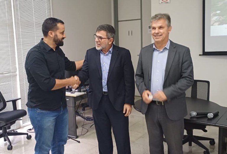 Censipam recebe diretor-geral da ANTAQ e vice-presidente da ABANI para discutir segurança e desenvolvimento da navegação interior na Amazônia