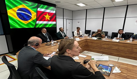 Censipam recebe visita do Ministro da Defesa do Suriname
