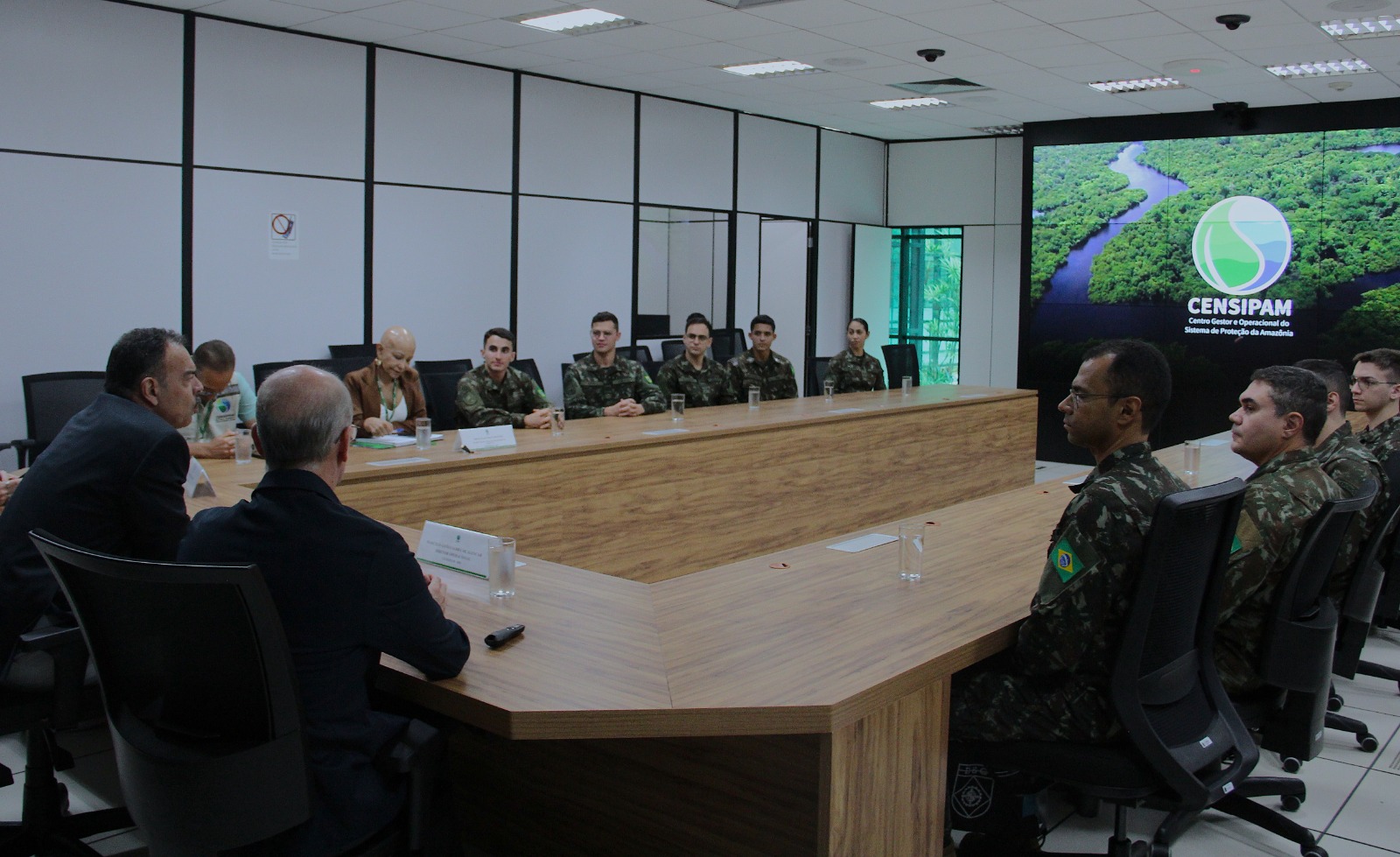 IME realiza visita institucional ao Censipam para conhecer ações de monitoramento e proteção da Amazônia